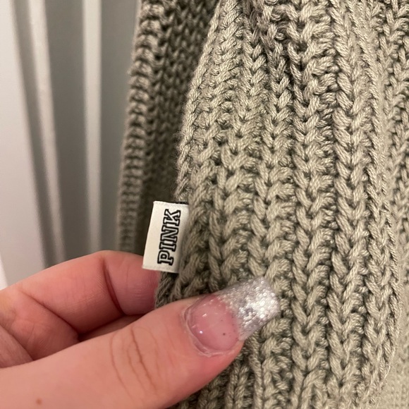 PINK x Forenza Green V-Neck Sweater - Picture 5 of 6